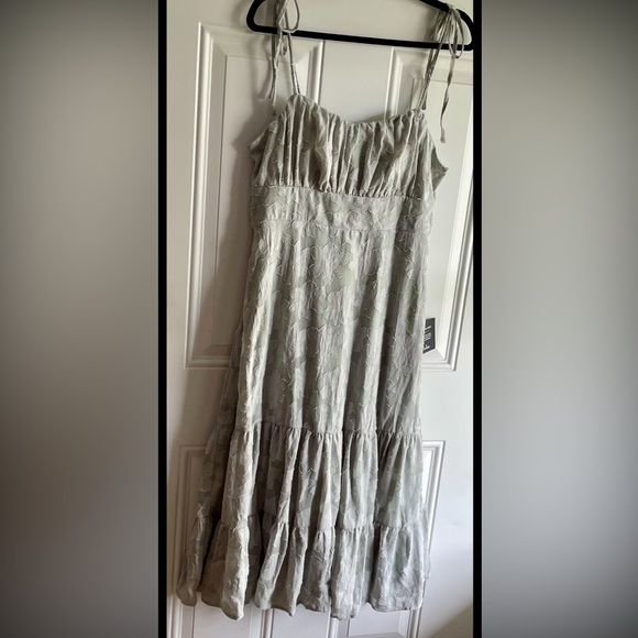 NWT Lulus Sweet Sentiments Sage Green Jacquard Tiered Midi Dress SOLD OUT Color - Picture 7 of 17